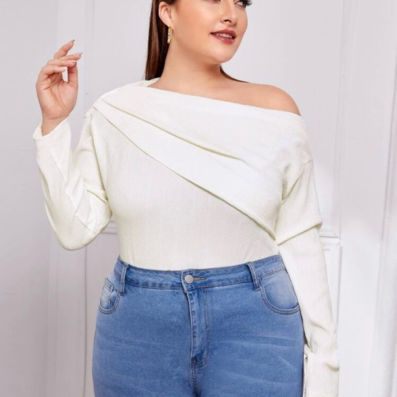 Sweater - Picture 2 of 5